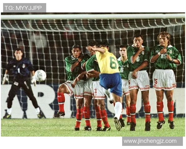 墨西哥足球明星的传奇故事与成就揭秘